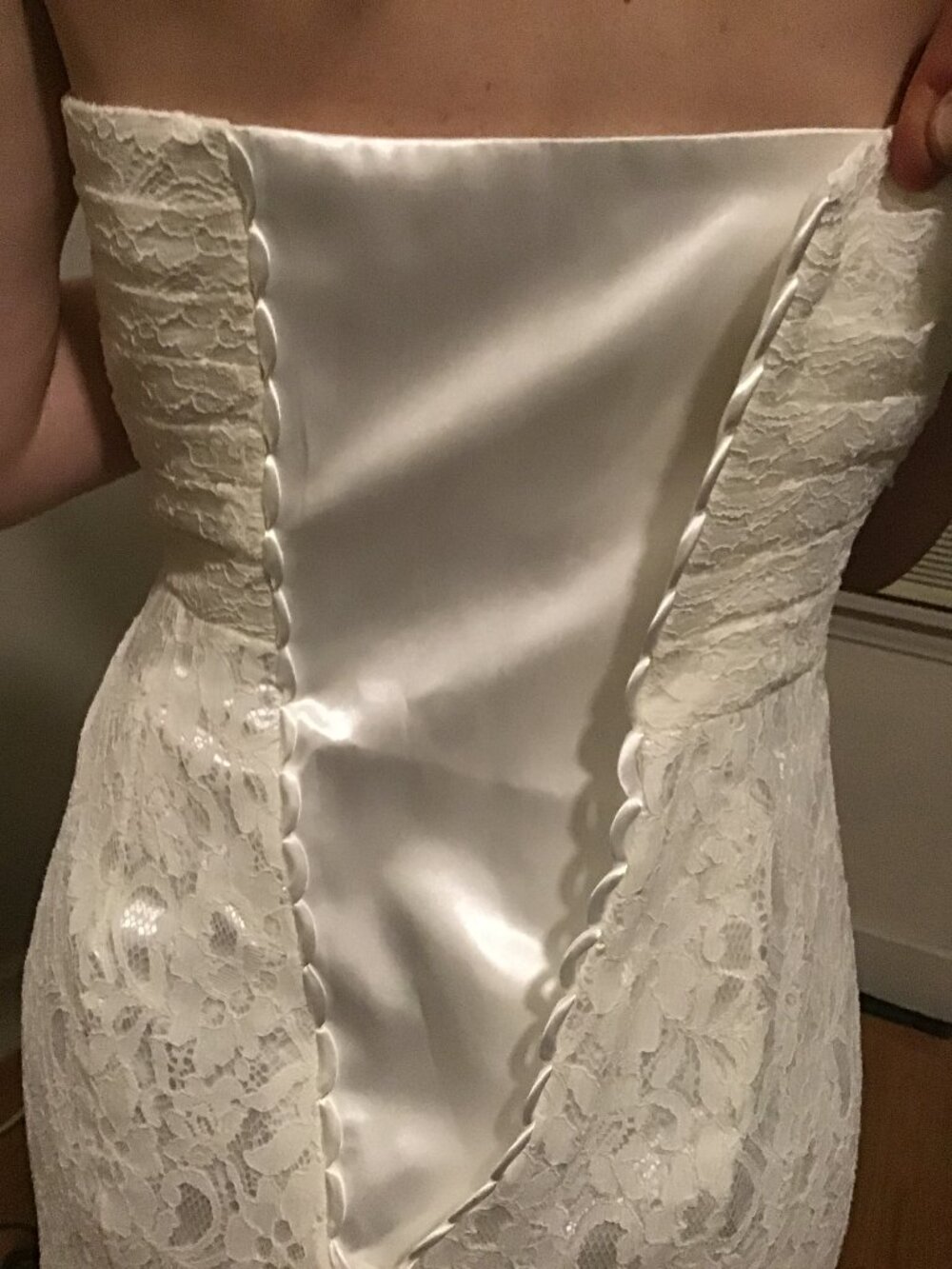 Elegant White Lace Wedding / Formal Gown – Adjustable Fit (Approx. Size 0–6) - Picture 3 of 14